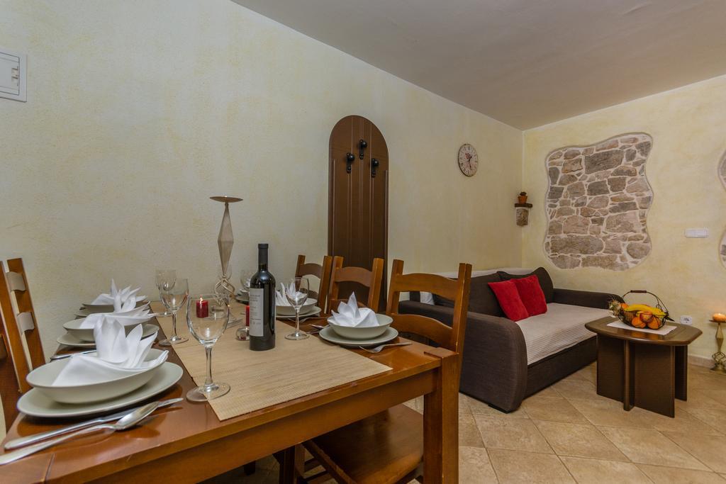 Apartment Velenik D&I Πόρετς Εξωτερικό φωτογραφία
